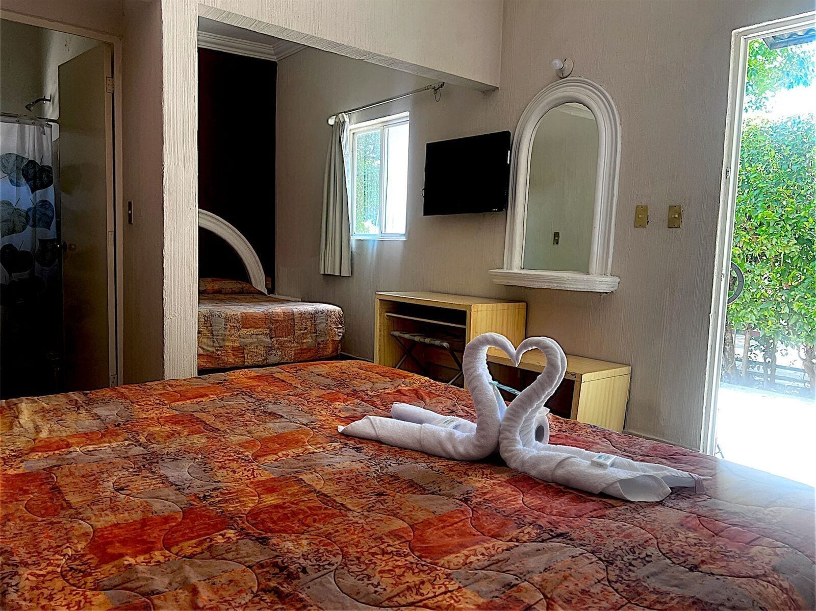 Quarto casal standard | Cofres nos quartos, escrivaninha, Wi-Fi de cortesia, roupa de cama