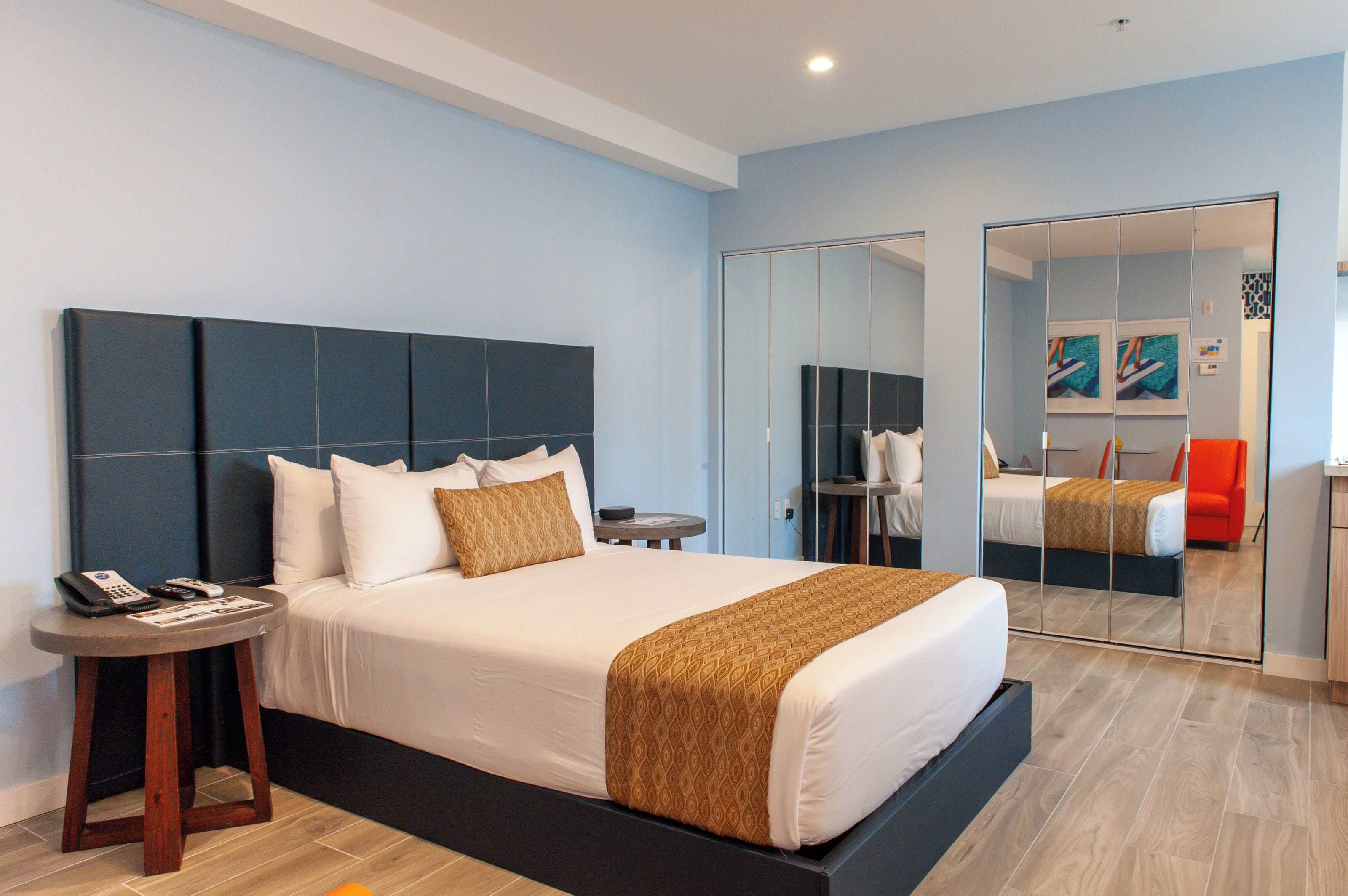 Premium bedding, in-room safe, desk, iron/ironing board