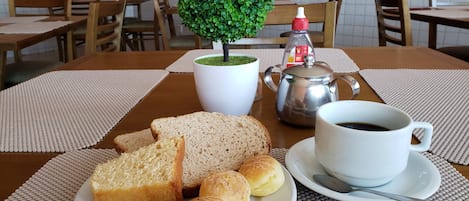 Petit déjeuner buffet compris tous les jours