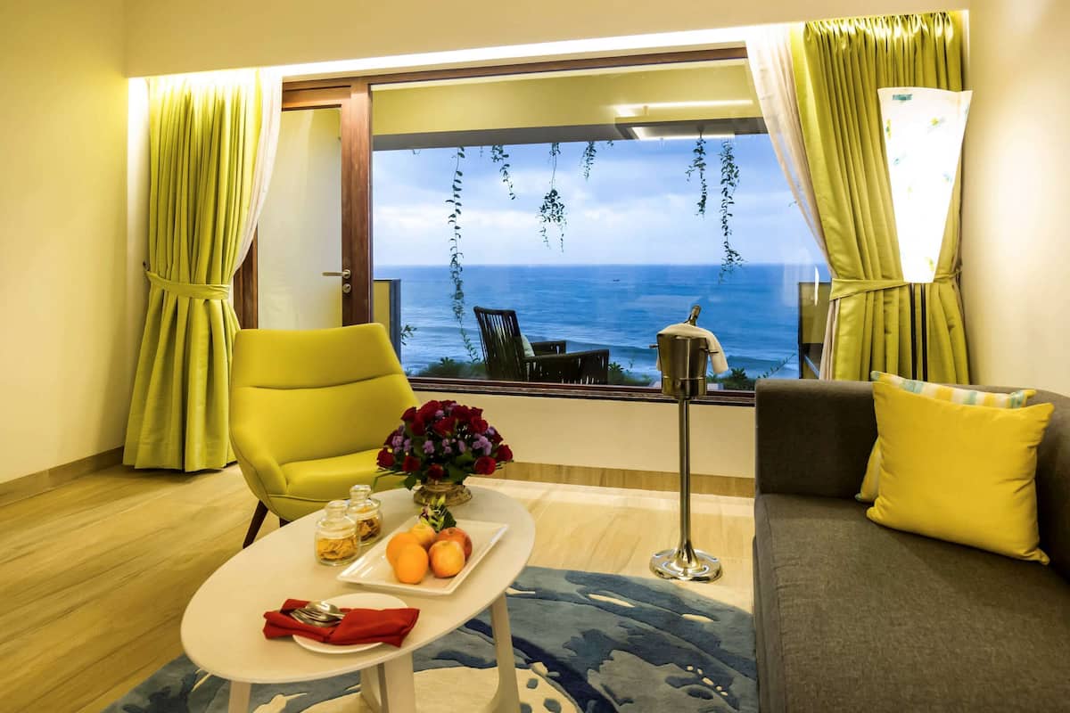 deluxe double room, 1 double bed, balcony, oceanfront | minibar, in-room safe, blackout curtains, soundproofing