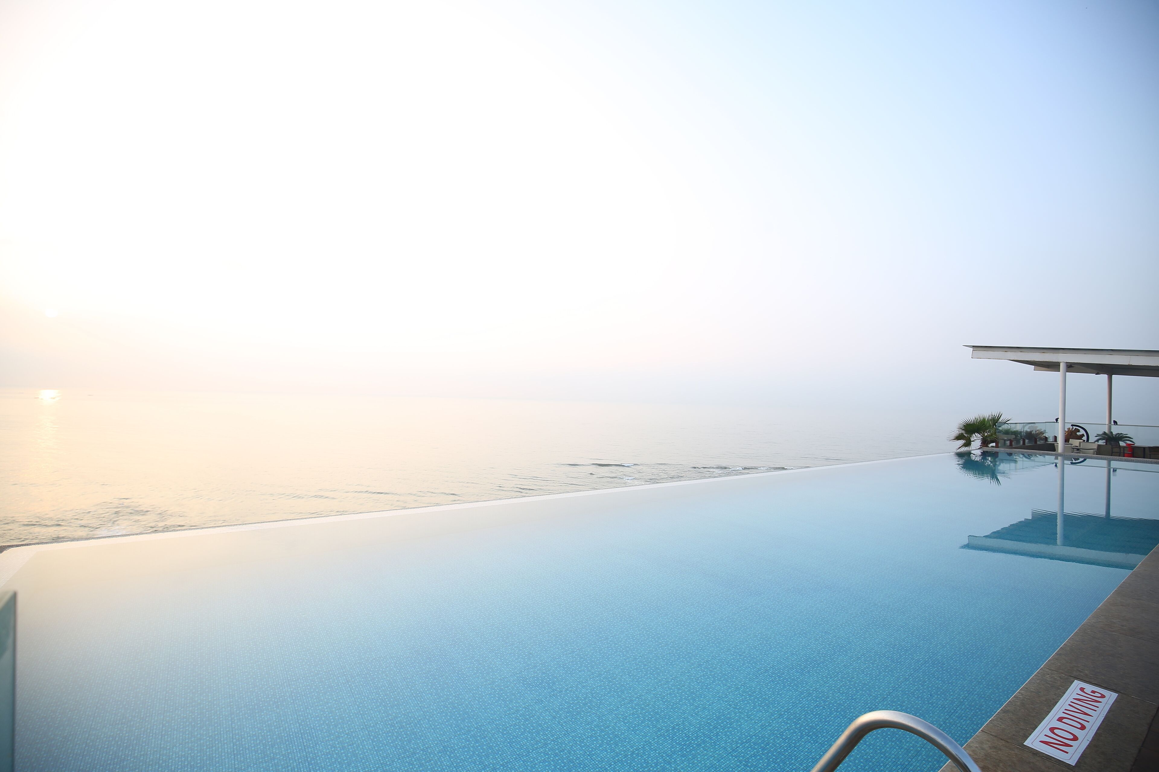 outdoor pool, pool loungers