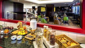 Tägliches Frühstücksbuffet gegen Gebühr