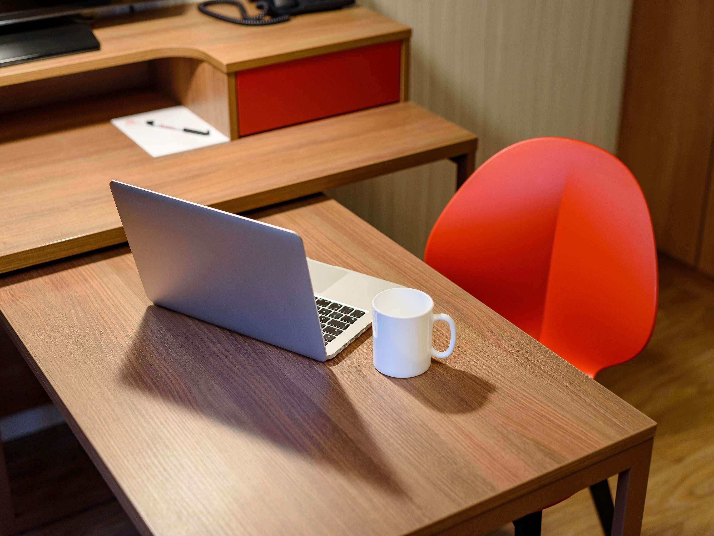 hypo-allergenic bedding, in-room safe, desk, laptop workspace