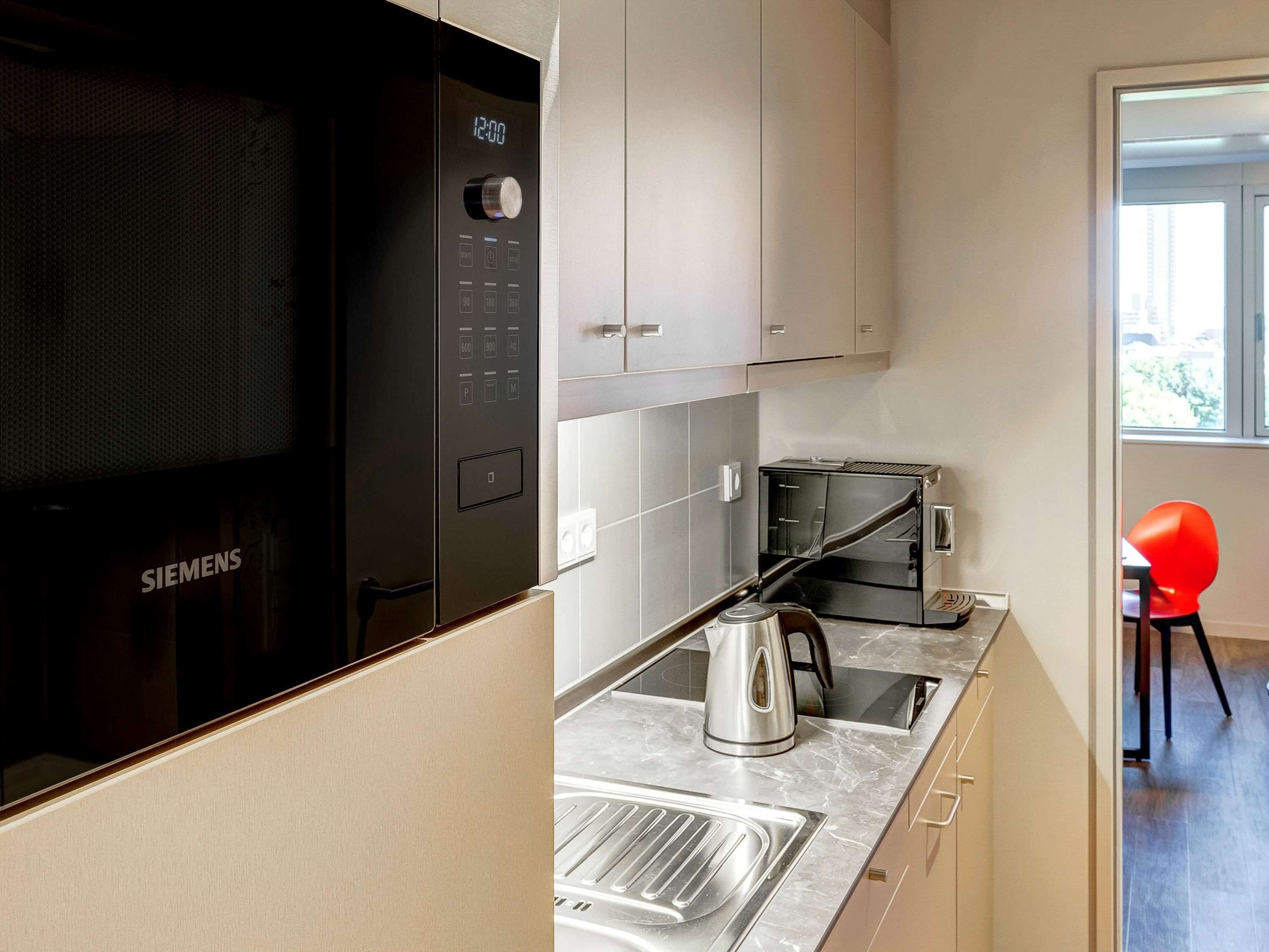 studio, 1 double bed | hypo-allergenic bedding, in-room safe, desk, laptop workspace