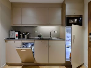 Literie hypoallergénique, coffres-forts dans les chambres, bureau