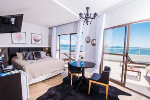 Quarto casal real de uso individual | Frigobar, cortinas blackout, ferros/tábuas de passar roupa