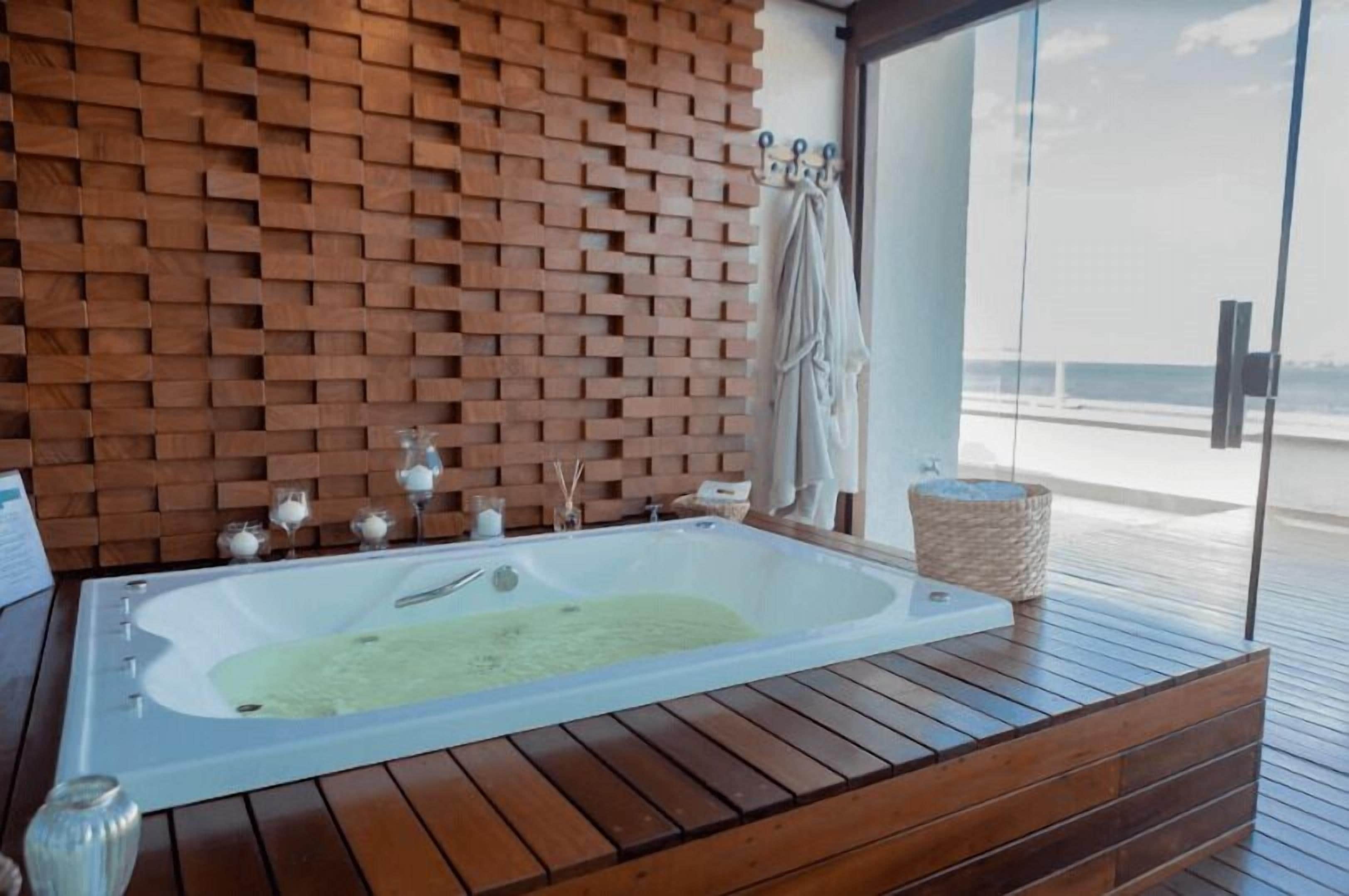 luxury room | private spa tub