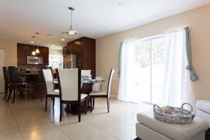 Standard House, 4 Bedrooms, Accessible | In-room dining