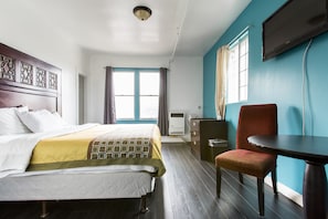Habitación estándar, 1 cama de matrimonio | Colchones con acolchado adicional, wifi, ropa de cama