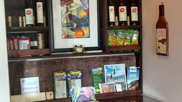 Queen Cabernet Suite, Sitting Room, Terrace, Mountain View | Minibar