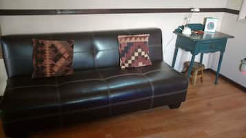 Queen Cabernet Suite, Sitting Room, Terrace, Mountain View | Living area | IPod dock, MP3 dock