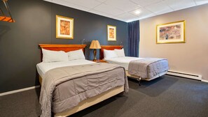 Room, 2 Double Beds, Non Smoking, Refrigerator & Microwave - M Star North Canton - Hall of Fame (North Canton)