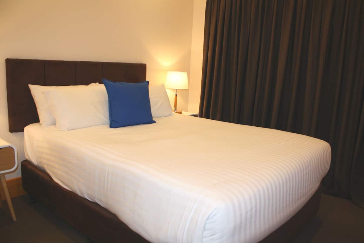 1 bedroom, premium bedding, blackout drapes, soundproofing