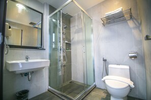 Ropa de cama de alta calidad y minibar 