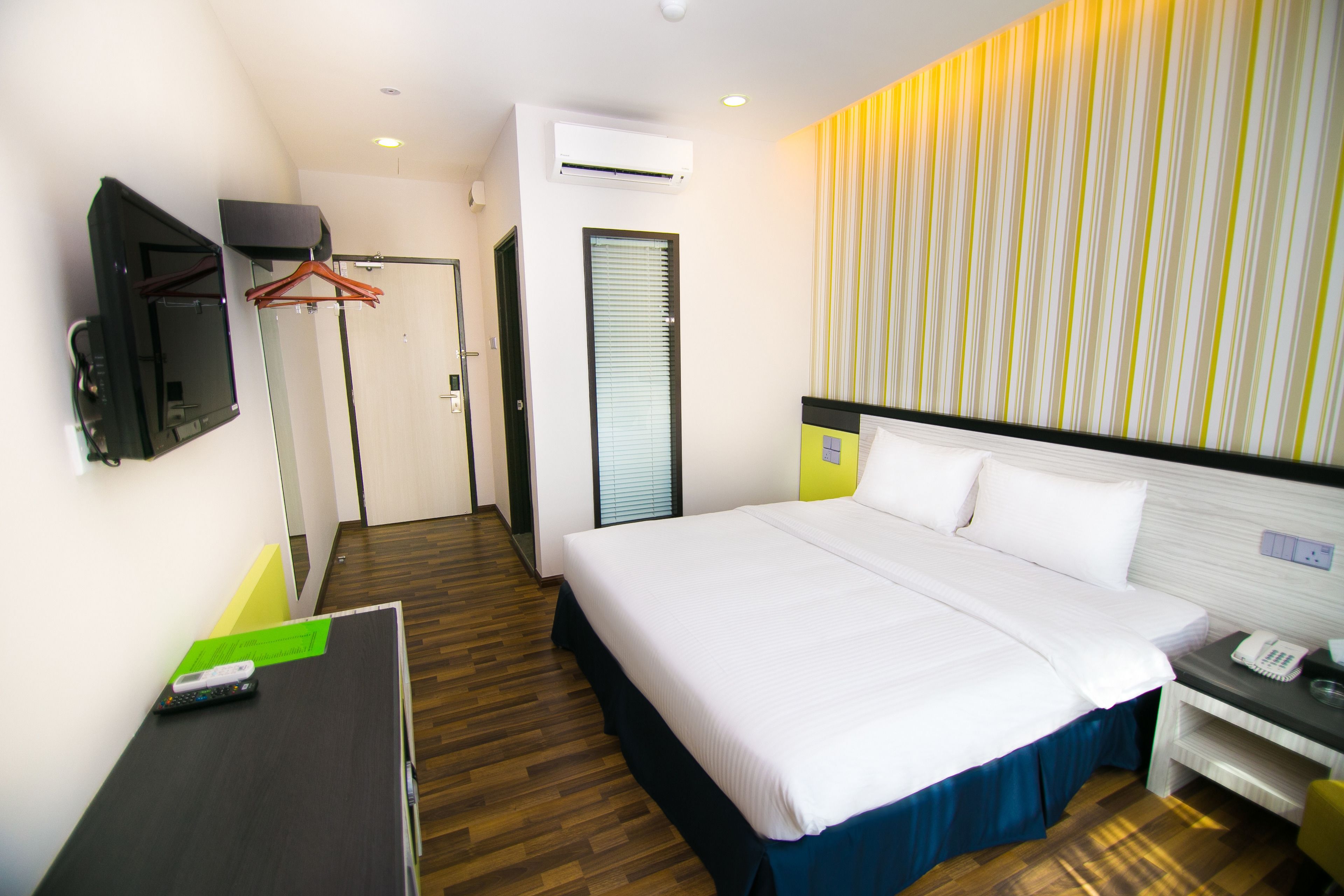 premium bedding, minibar, in-room safe, desk