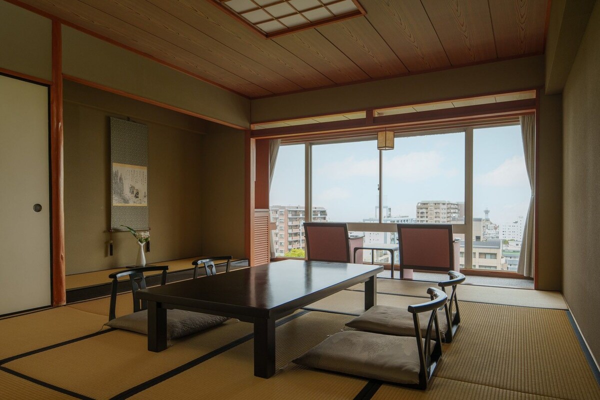 Japanese-Style Room High Floor 10 tatami mats