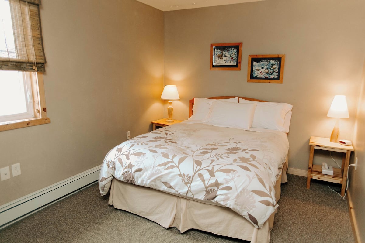 Kitchen Suite - 2 Queens | Free WiFi, bed sheets