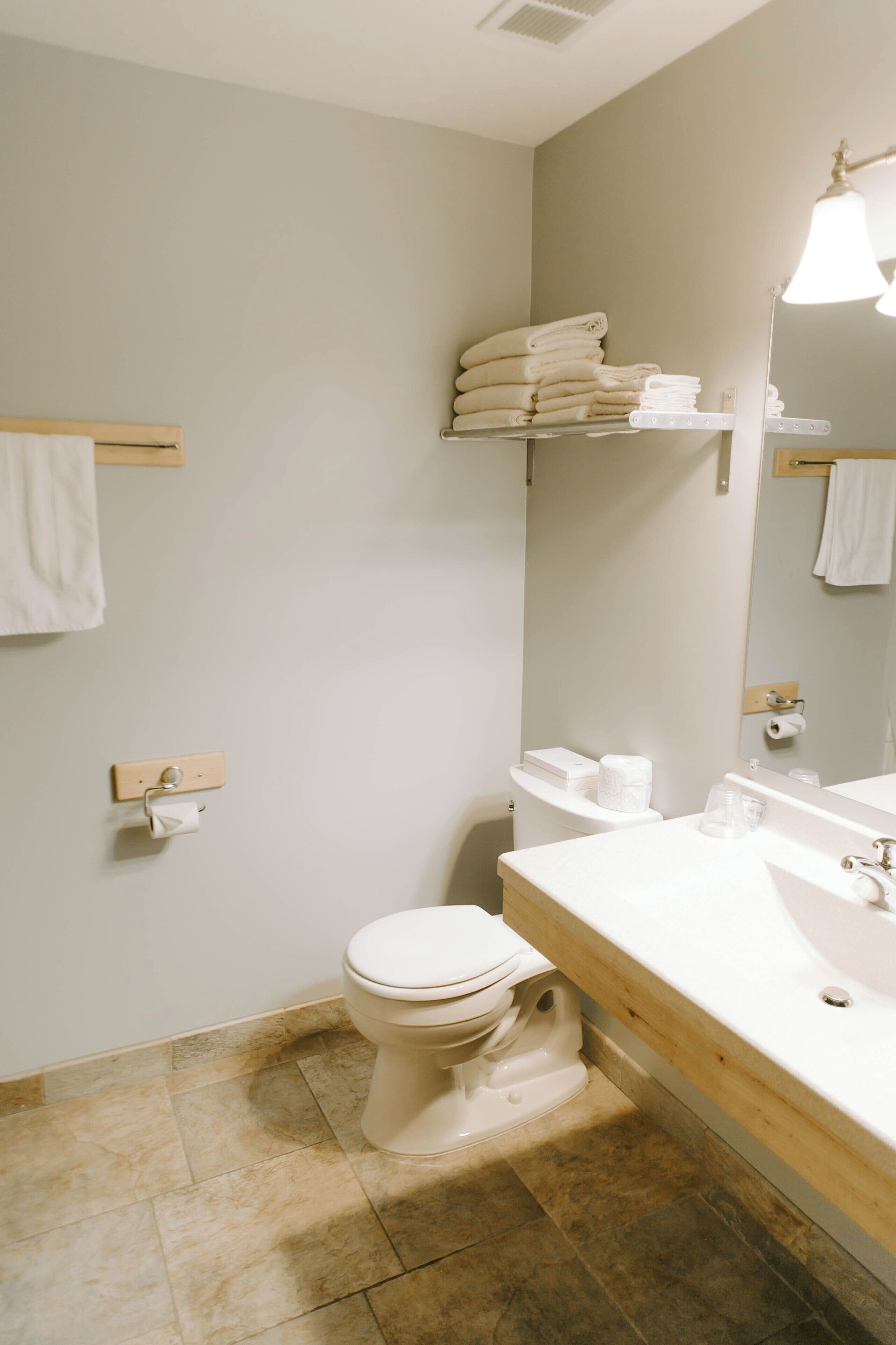 free toiletries, towels