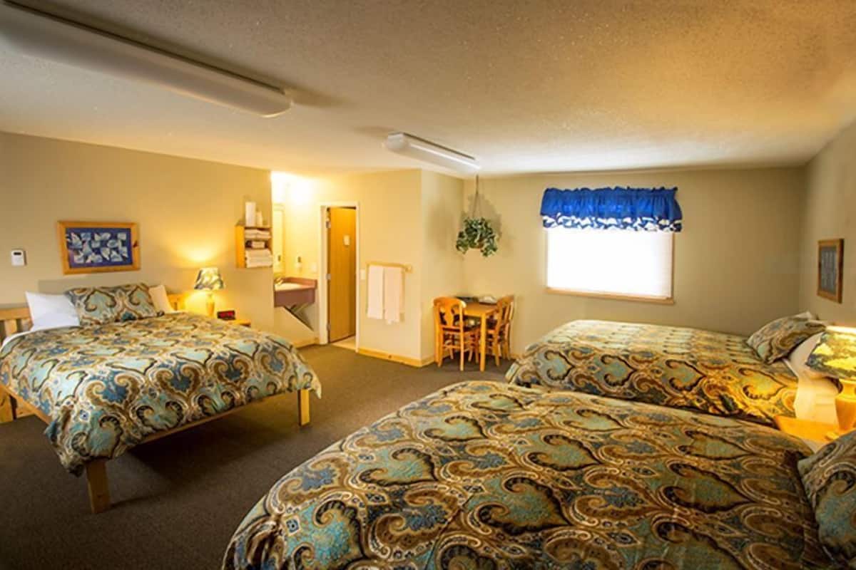 3 Queens - Back Building | Free WiFi, bed sheets