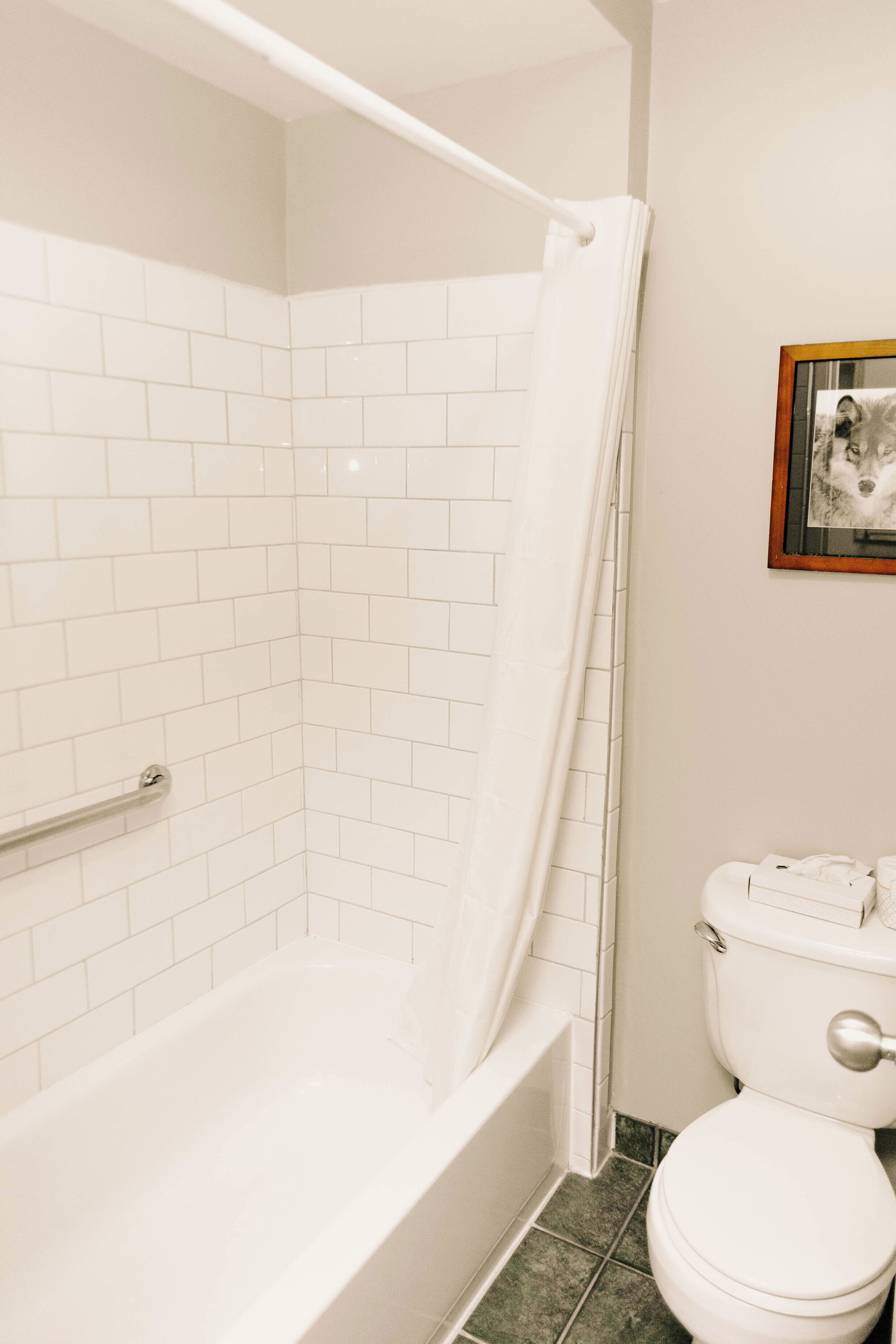 free toiletries, towels