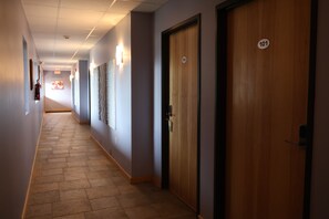 Hallway - Adventure Inn (Ely)