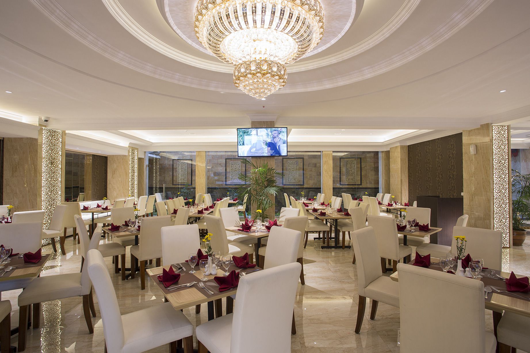 Breakfast, lunch, dinner served; international cuisine 