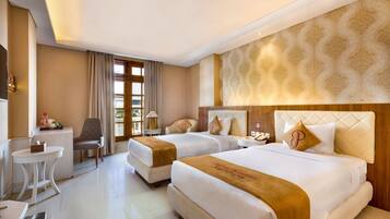 Deluxe Double or Twin Room | In-room safe, desk, iron/ironing board, free WiFi