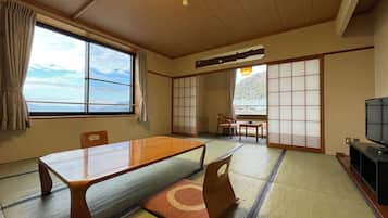 Japanese Tatami Room with Toilet | Minibar, free WiFi, bed sheets
