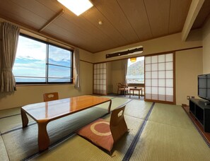Japanese Tatami Room with Toilet | Minibar, free WiFi, bed sheets - Hotel Omodaka (Yamanouchi)
