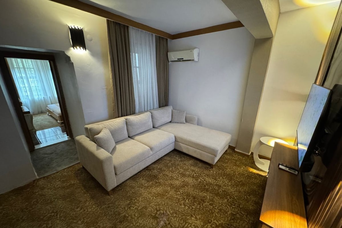 Deluxe Room, 1 Double Bed | Living area | LCD TV