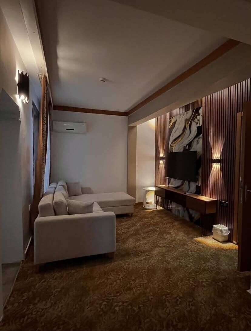 Deluxe Room, 1 Double Bed | Minibar, desk, soundproofing, WiFi (free)