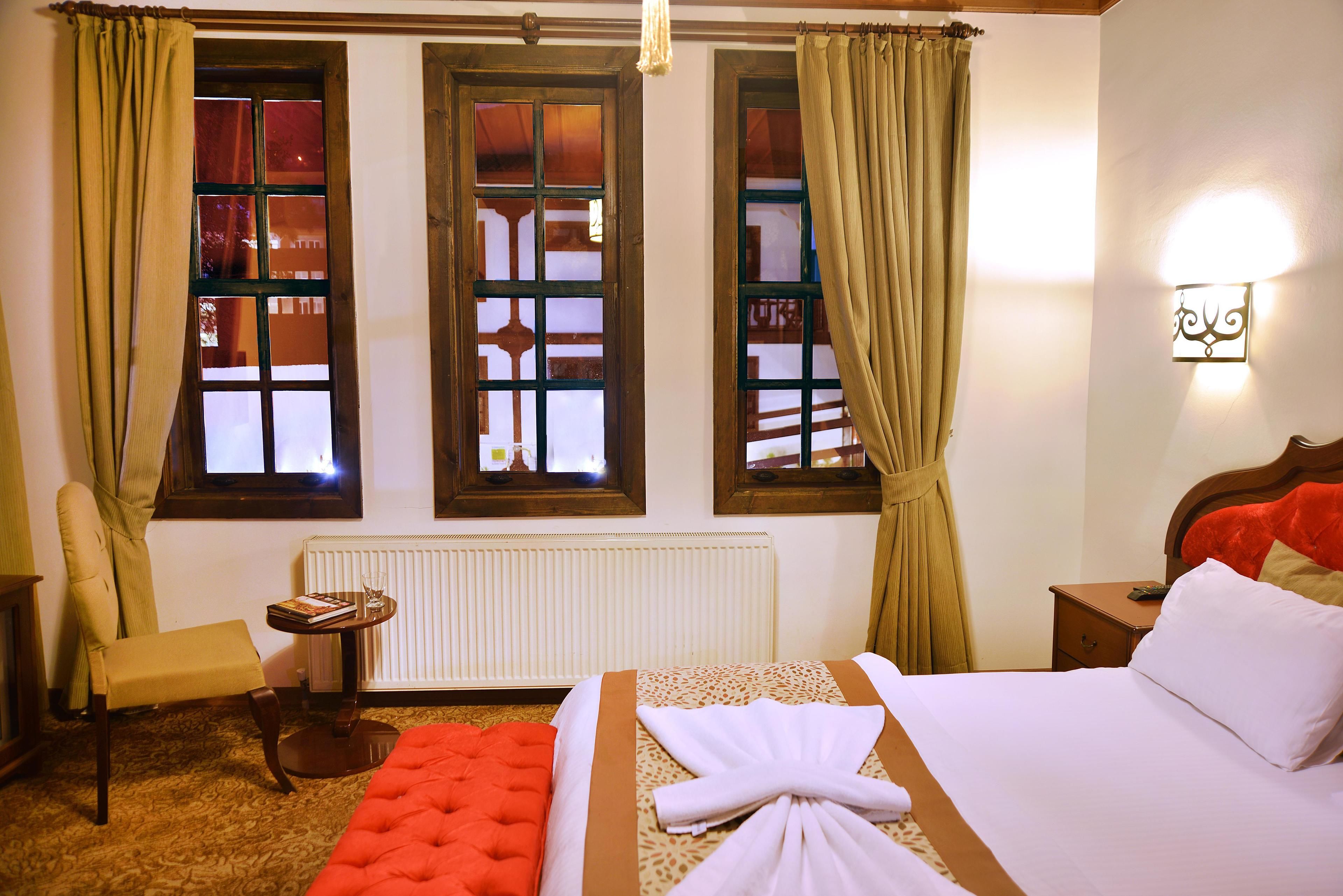 double room | minibar, desk, soundproofing, free cots/infant beds