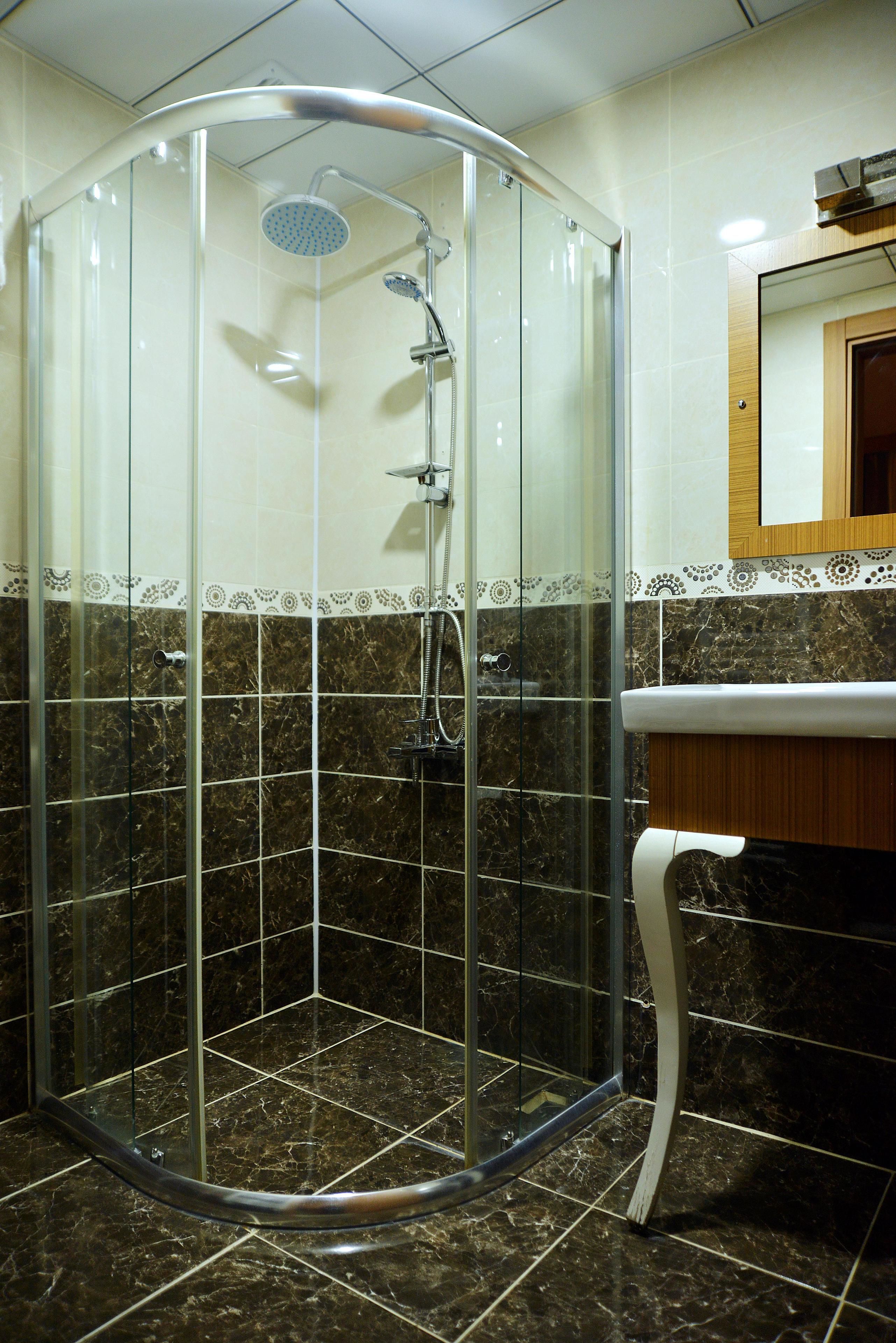 single room | bathroom | shower, free toiletries, hair dryer, slippers