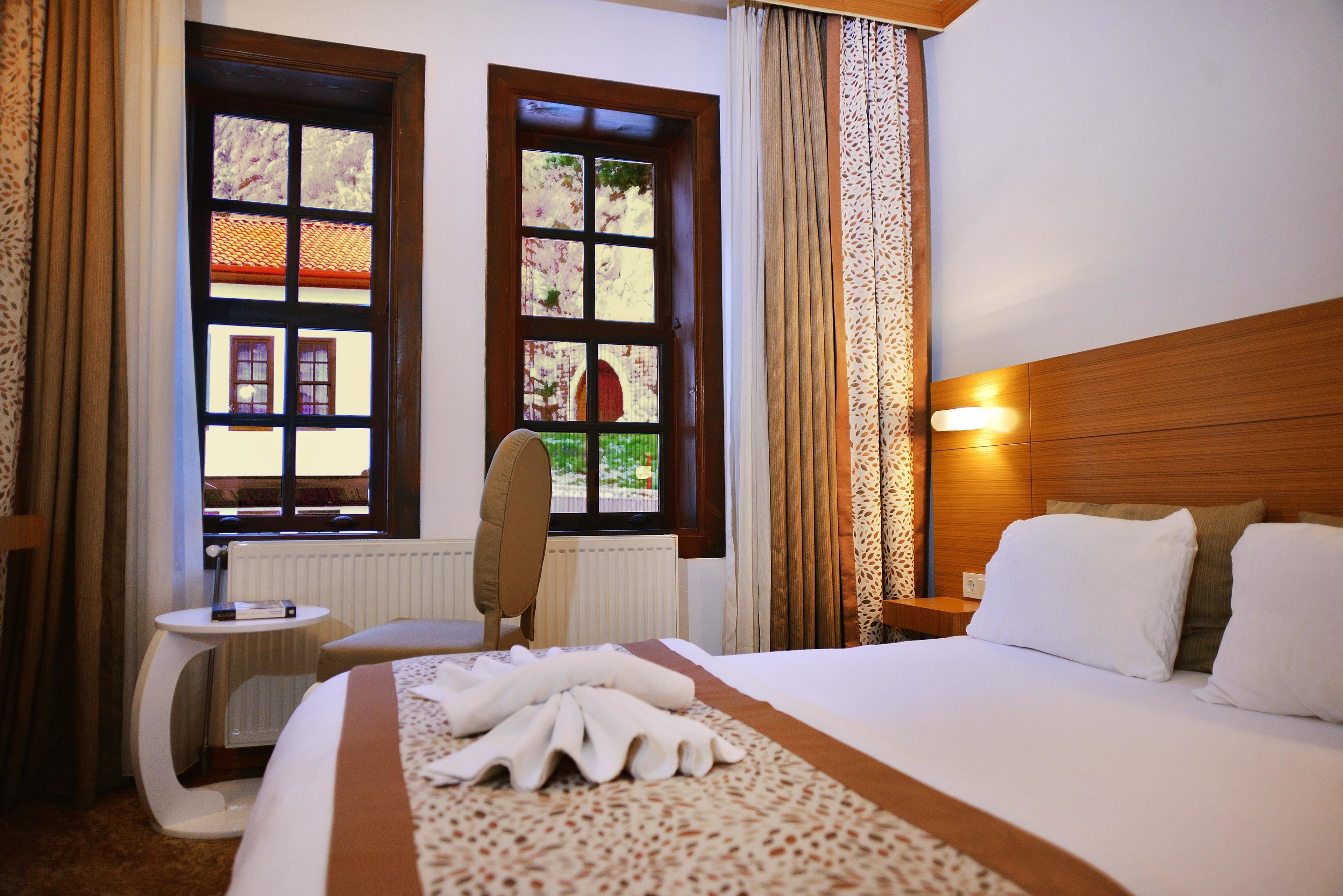 double room | minibar, desk, soundproofing, free cots/infant beds