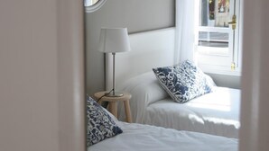 Unclassified image, 3 of 62, button - 7 Moons Bed & Breakfast (Valencia)