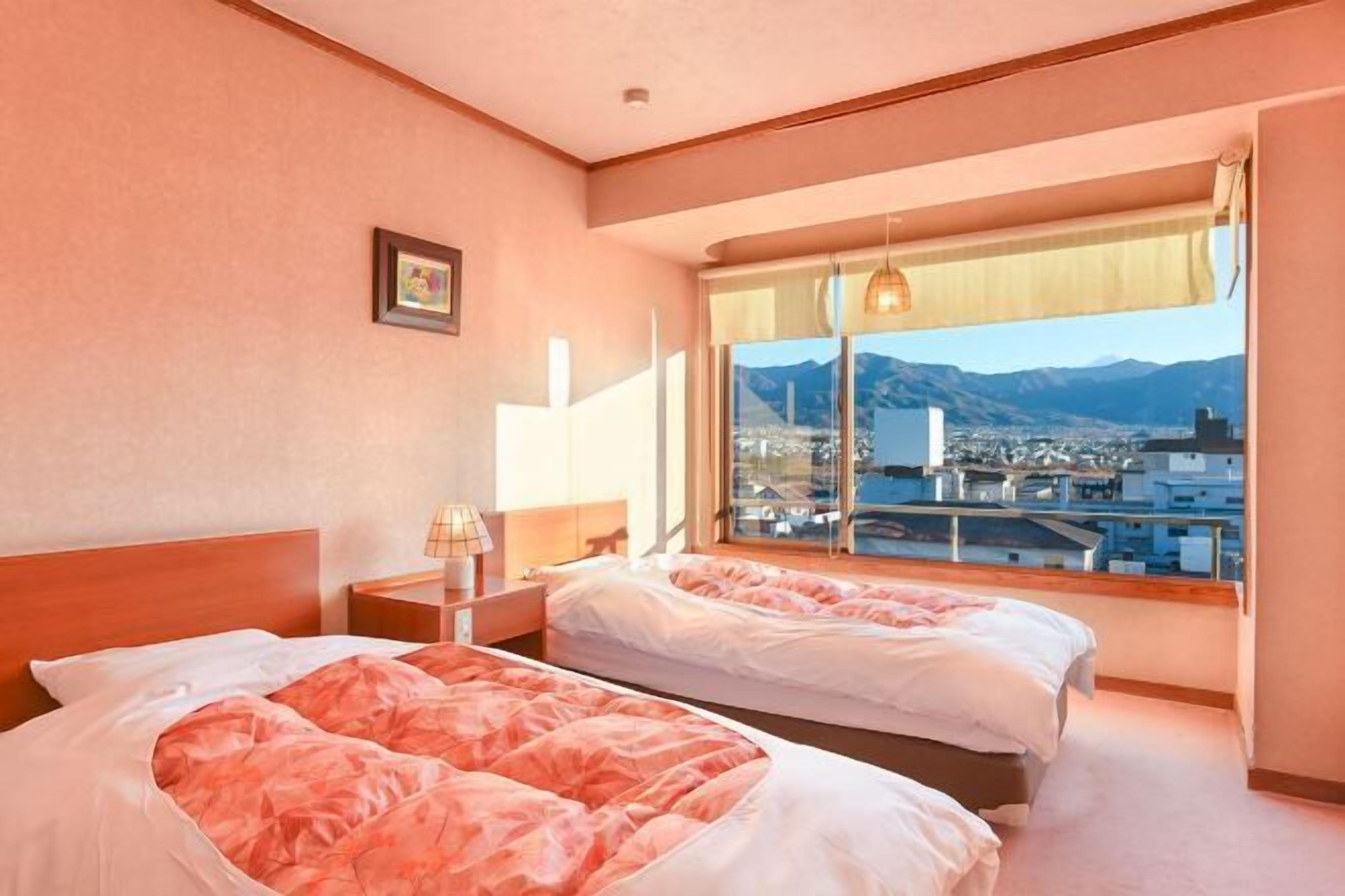 ตู้นิรภัยในห้องพัก, Wi-Fi ฟรี, ผ้าปูที่นอน