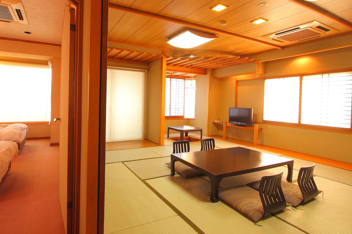 Japanese Western Room (15Tatami-mats & Twin Bed) | 1 bedroom, in-room safe, free WiFi, bed sheets