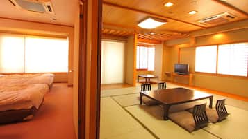 Japanese Western Room (15Tatami-mats & Twin Bed) | 1 bedroom, in-room safe, free WiFi, bed sheets