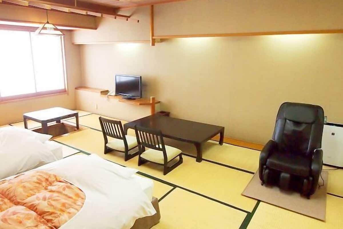1 bedroom, in-room safe, free WiFi, bed sheets
