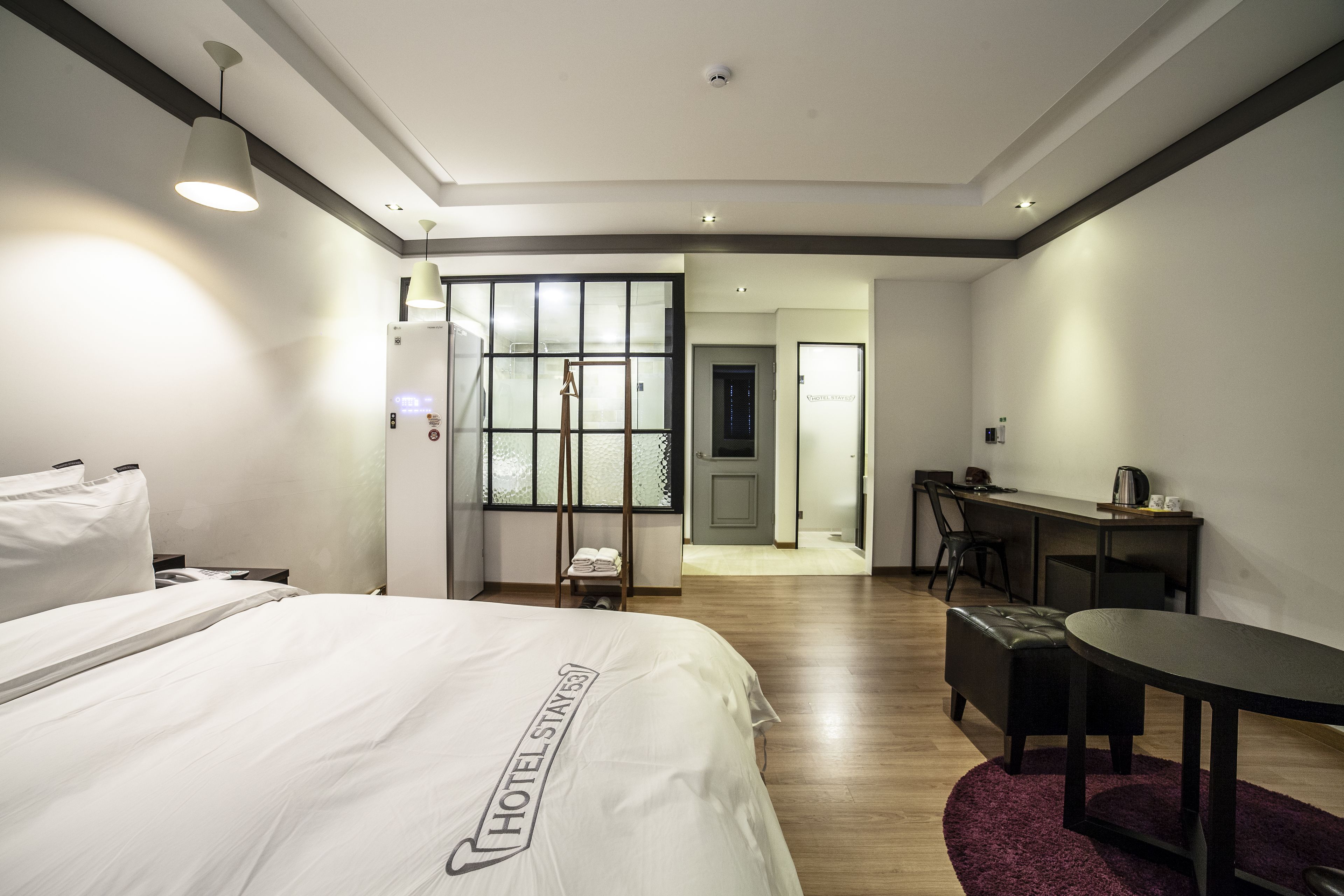 1 quarto, roupas de cama premium, edredons de pluma, escrivaninha