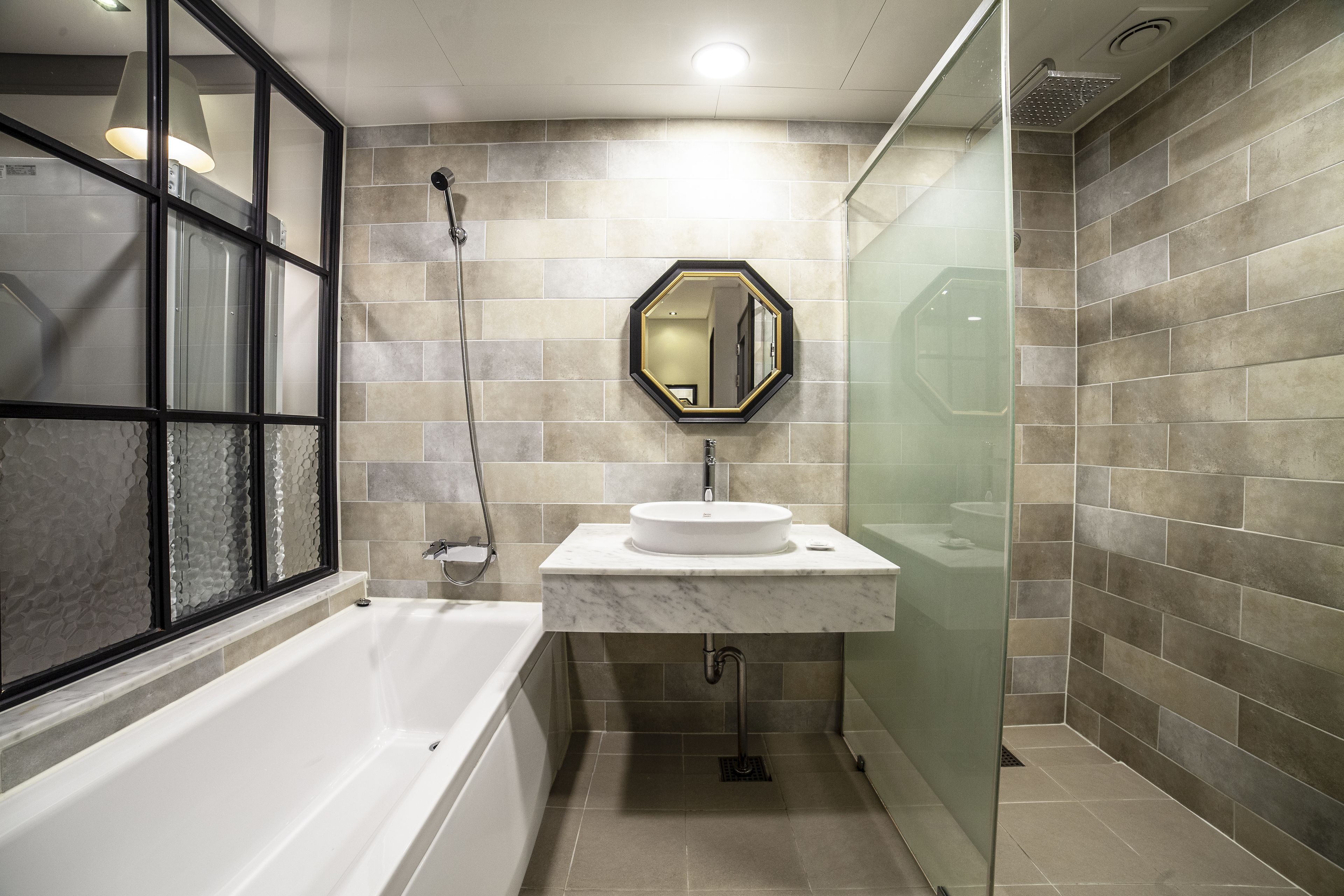 1 bedroom, premium bedding, down duvets, desk