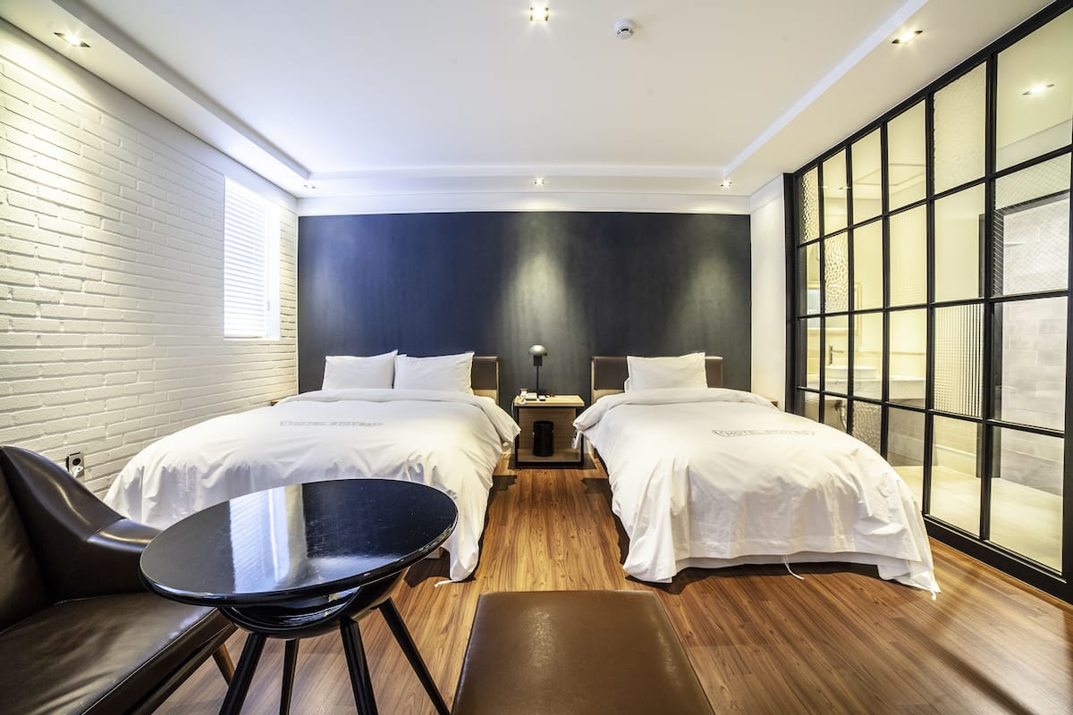 deluxe twin room, 1 bedroom (styler) | 1 bedroom, premium bedding, down duvets, desk