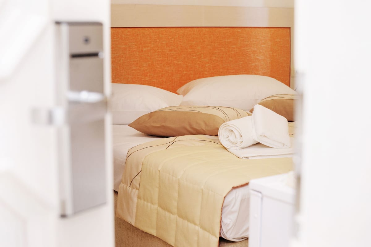 1 Schlafzimmer, hochwertige Bettwaren, Zimmersafe, Schreibtisch