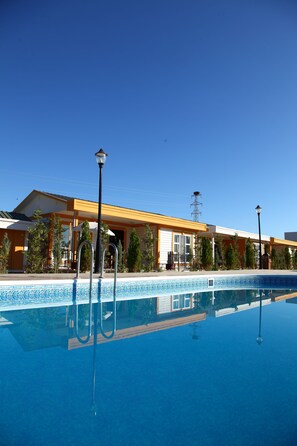 2 indoor pools, 2 outdoor pools, cabanas (surcharge), pool umbrellas