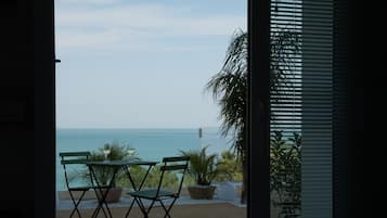 Chambre Double Supérieure, terrasse, vue mer | Balcon