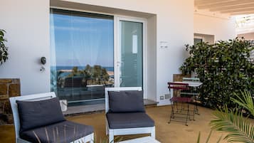 Chambre Double Deluxe, terrasse, vue mer | Terrasse/Patio