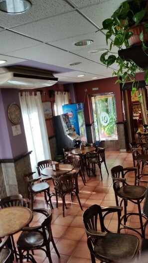 Bar (on property) - Hotel Restaurante Casa Marchena (Vilches)