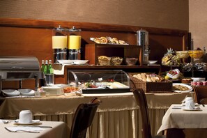 Dagelijks ontbijtbuffet inbegrepen