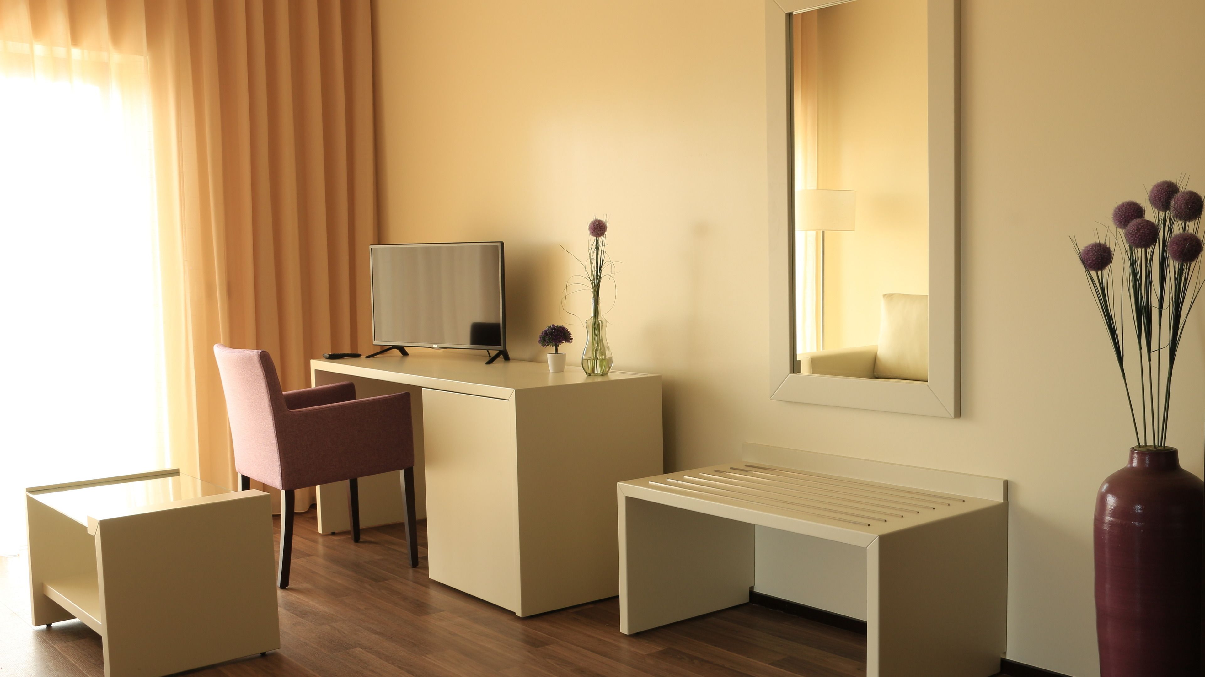 suite, city view | 1 bedroom, minibar, in-room safe, desk