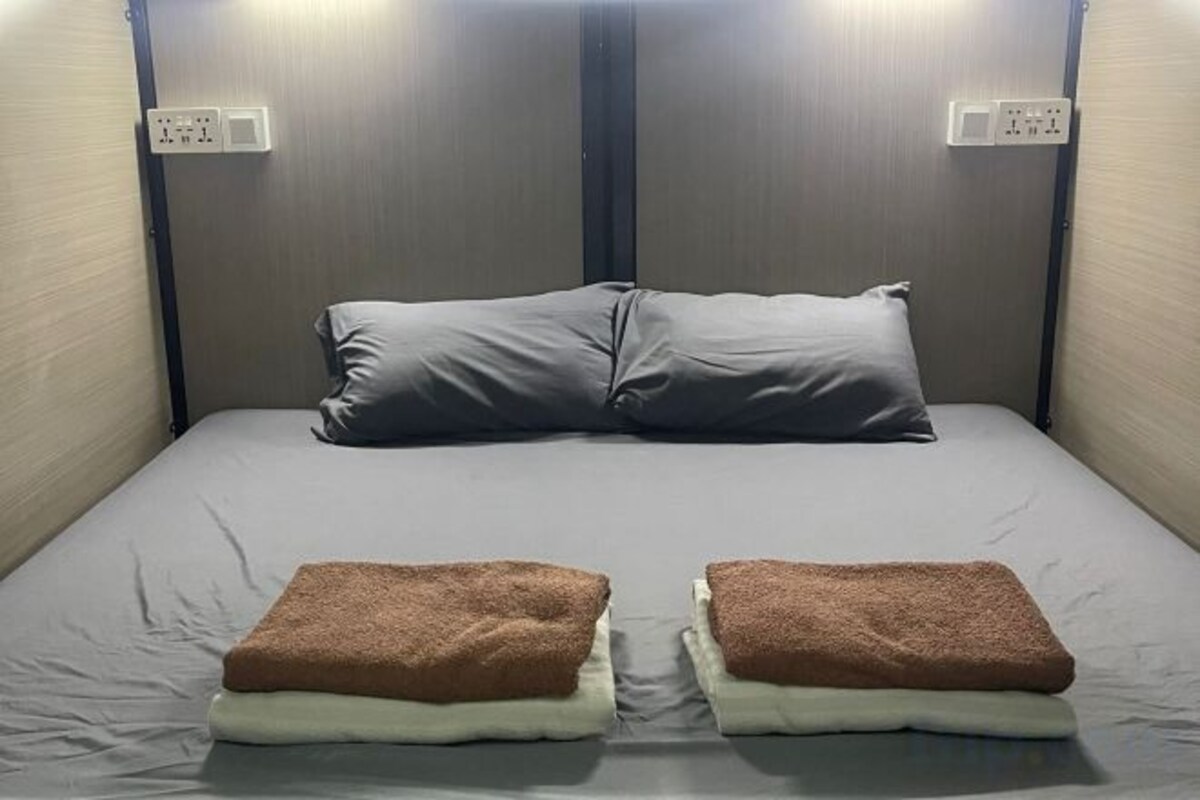 Queen Bed Capsule in Mixed Dormitory with Shared Bathroom